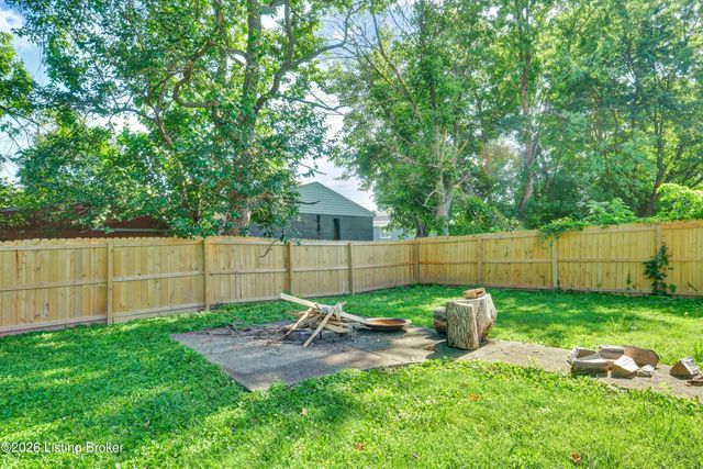 1024 Hillview Blvd, Louisville, KY 40229