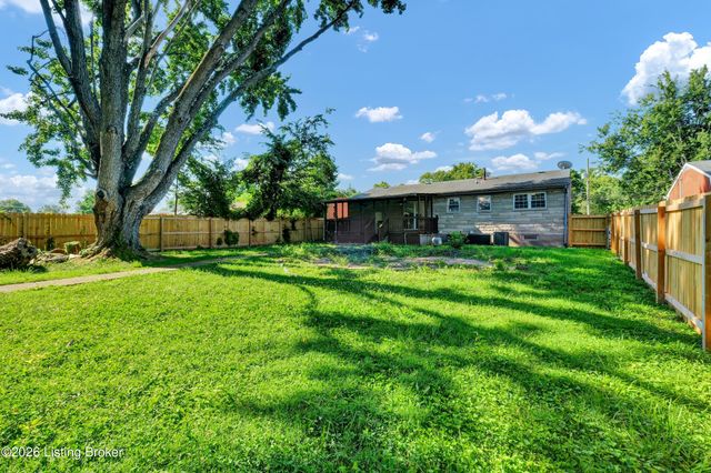 1024 Hillview Blvd, Louisville, KY 40229