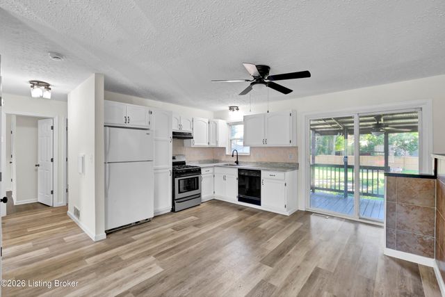 1024 Hillview Blvd, Louisville, KY 40229