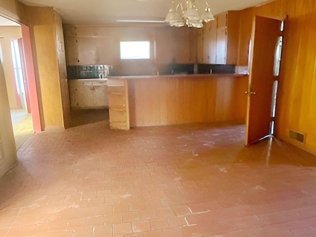 1006 Borger Street, Plainview, TX 79072