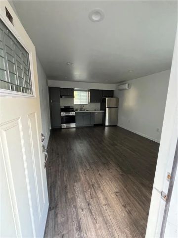 1230 Leland 102, Burbank, CA 91504