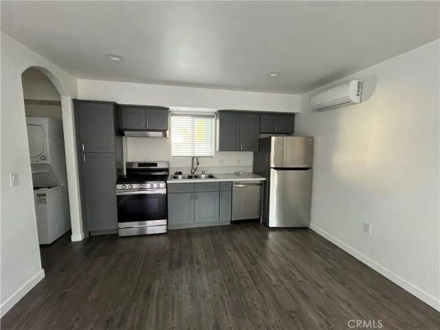 1230 Leland 102, Burbank, CA 91504