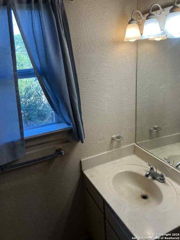 1230 Churing, San Antonio, TX 78245