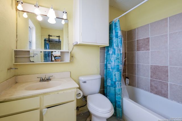 1230 Churing, San Antonio, TX 78245