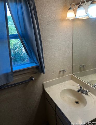 1230 Churing, San Antonio, TX 78245