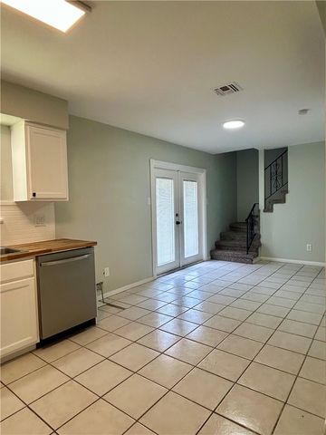5801 WOODHAVEN Dr, Corpus Christi, TX 78412