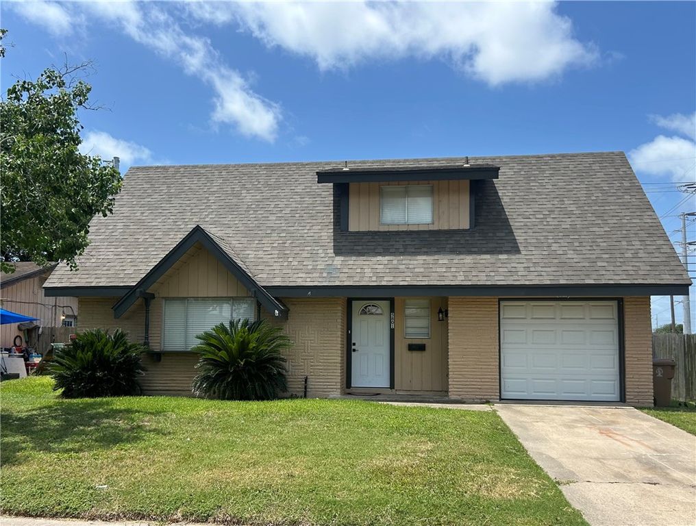 5801 WOODHAVEN Dr, Corpus Christi, TX 78412