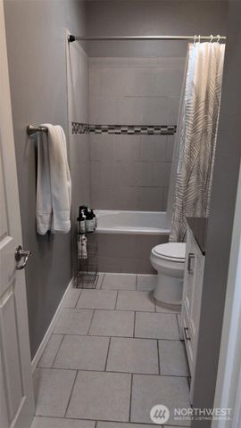 3708 Lanyard Drive NE, Lacey, WA 98516