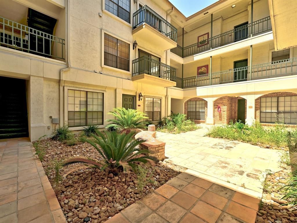 1908 San Antonio ST 210, Austin, TX 78705
