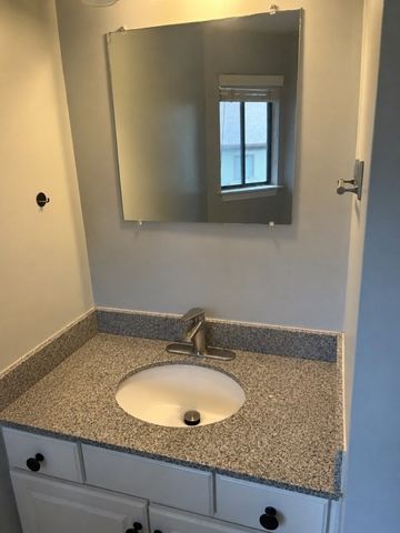 33 Spyglass Hill Dr 33, Ashland, MA 01721