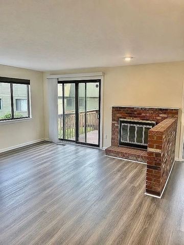 33 Spyglass Hill Dr 33, Ashland, MA 01721