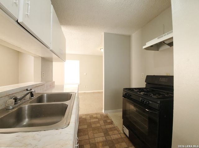 918 Hampton, San Antonio, TX 78220