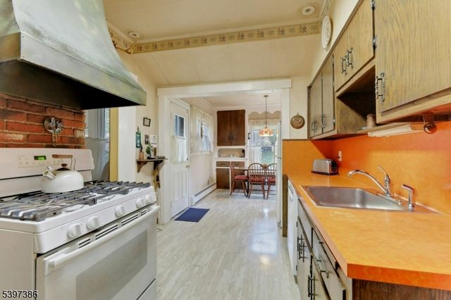 99 Armour Rd, Mahwah Twp., NJ 07430