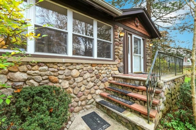 99 Armour Rd, Mahwah Twp., NJ 07430