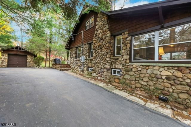 99 Armour Rd, Mahwah Twp., NJ 07430