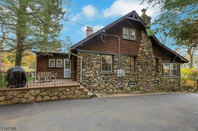 99 Armour Rd, Mahwah Twp., NJ 07430