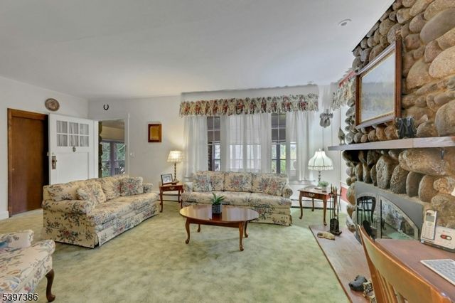 99 Armour Rd, Mahwah Twp., NJ 07430