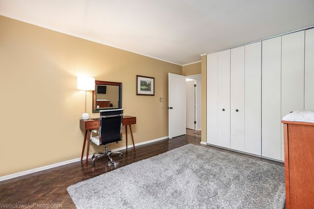 360 Claymoor Road 2C, Hinsdale, IL 60521