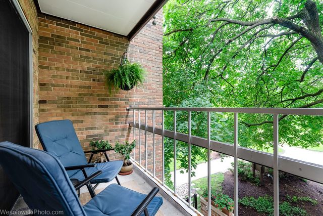 360 Claymoor Road 2C, Hinsdale, IL 60521