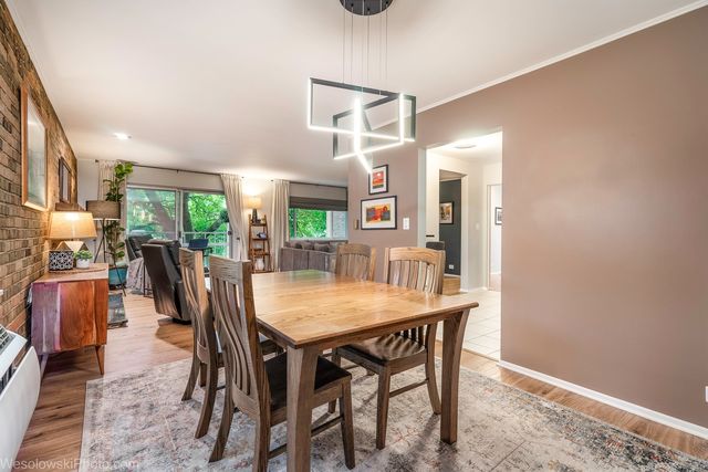 360 Claymoor Road 2C, Hinsdale, IL 60521