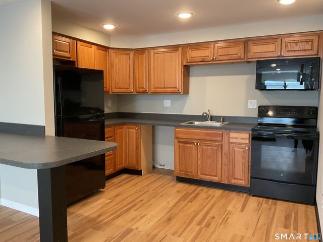 7 Hamre Lane A, Branford, CT 06405