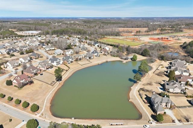 33 Baker Pond Court, Jefferson, GA 30549