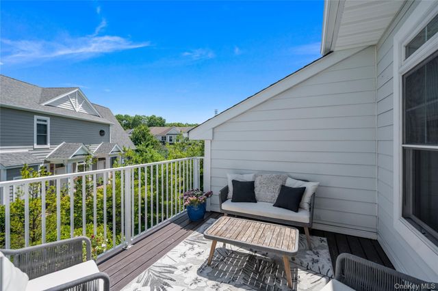 55201 Spruce Pond Circle, Plainview, NY 11803