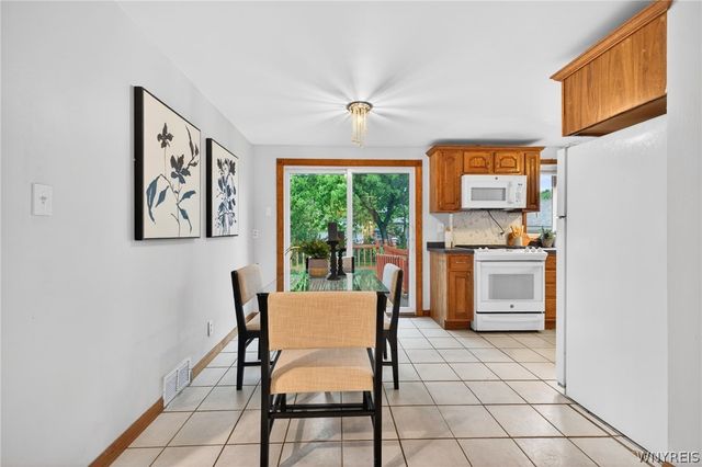 99 Creekward Drive, West Seneca, NY 14224
