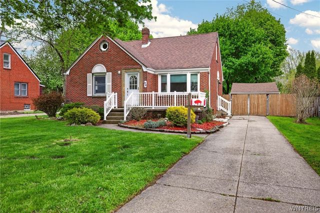 99 Creekward Drive, West Seneca, NY 14224
