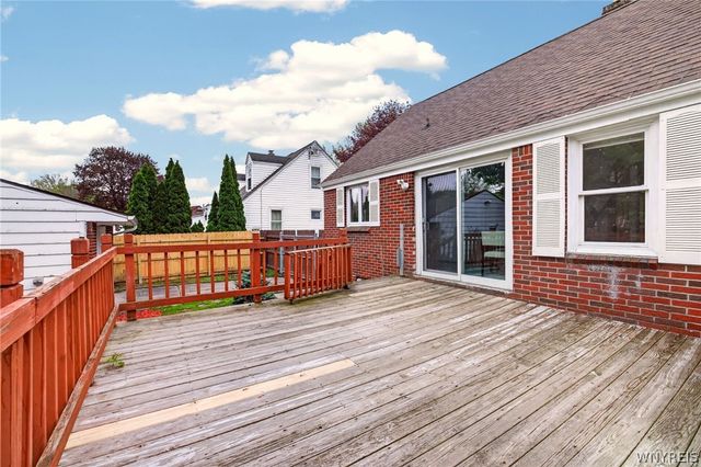 99 Creekward Drive, West Seneca, NY 14224