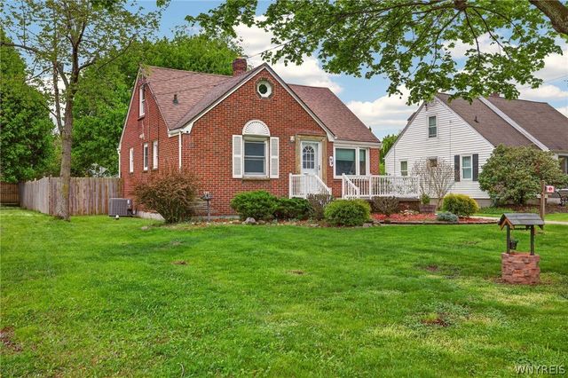 99 Creekward Drive, West Seneca, NY 14224