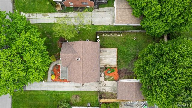 99 Creekward Drive, West Seneca, NY 14224