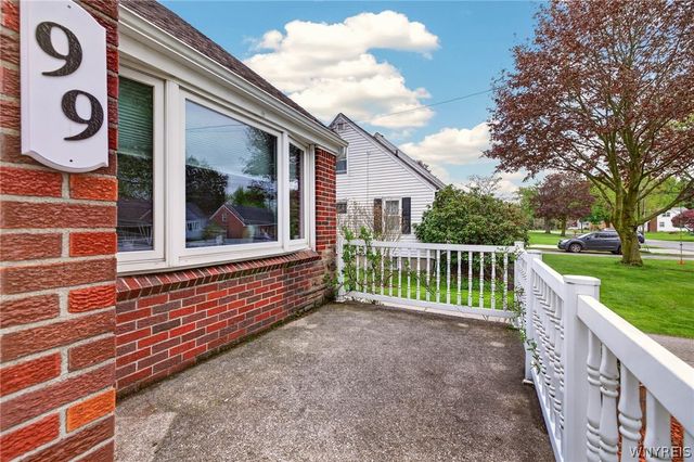 99 Creekward Drive, West Seneca, NY 14224