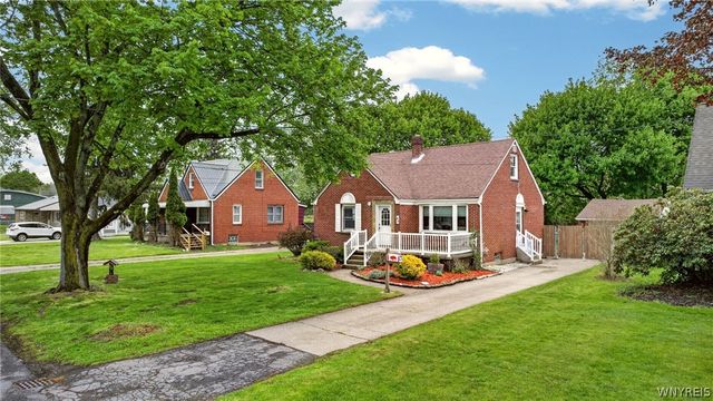99 Creekward Drive, West Seneca, NY 14224