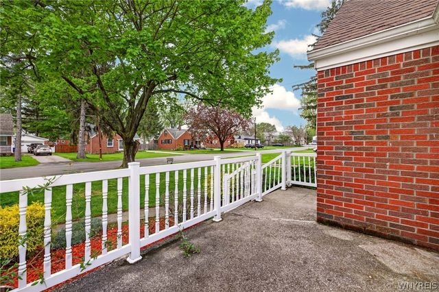 99 Creekward Drive, West Seneca, NY 14224