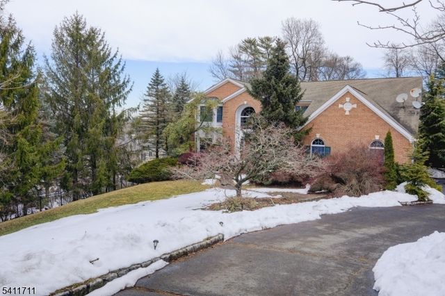 18 Tree Top Ln, Chatham Twp., NJ 07928