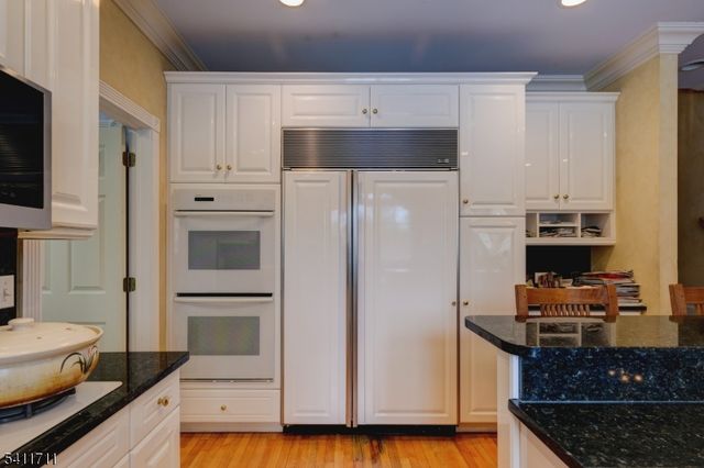 18 Tree Top Ln, Chatham Twp., NJ 07928