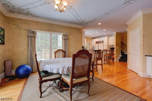 18 Tree Top Ln, Chatham Twp., NJ 07928