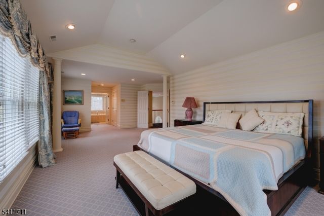 18 Tree Top Ln, Chatham Twp., NJ 07928