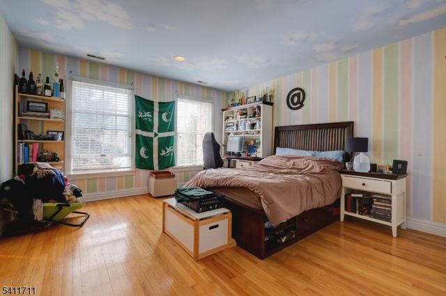 18 Tree Top Ln, Chatham Twp., NJ 07928