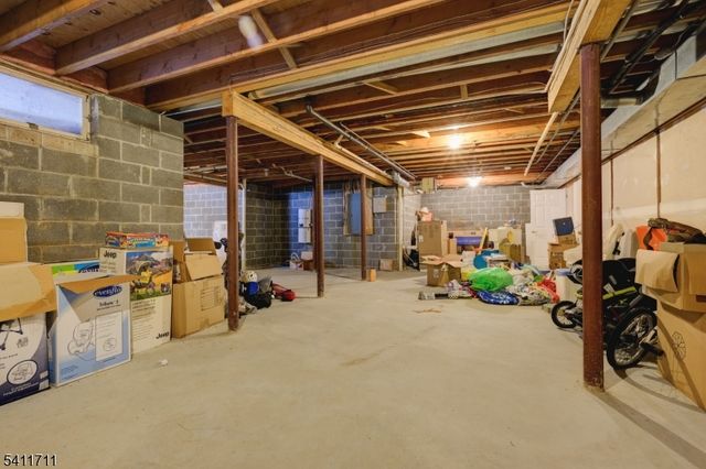 18 Tree Top Ln, Chatham Twp., NJ 07928