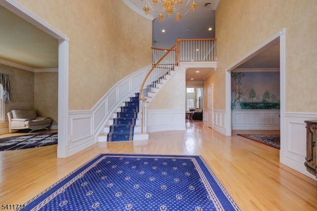 18 Tree Top Ln, Chatham Twp., NJ 07928