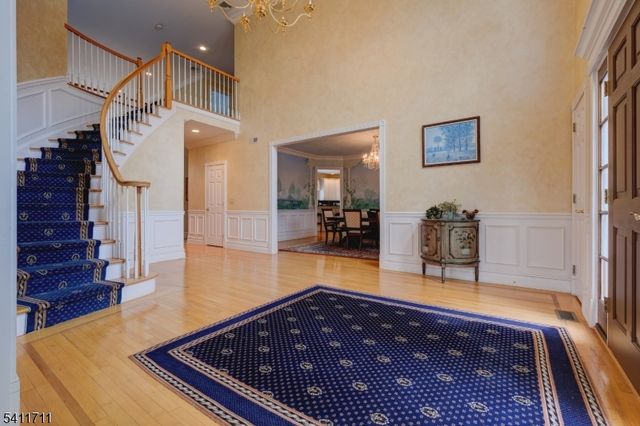 18 Tree Top Ln, Chatham Twp., NJ 07928