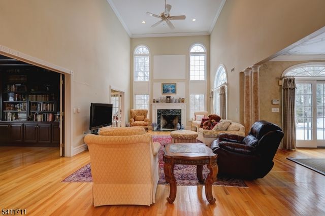 18 Tree Top Ln, Chatham Twp., NJ 07928