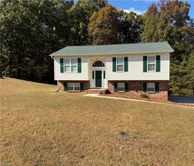 144 Brookhill Park Court, Rural Hall, NC 27045