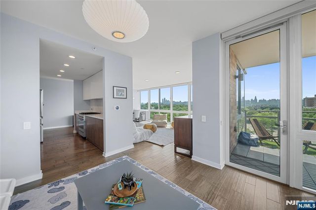 618 Hudson Park, Edgewater, NJ 07020