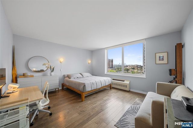 618 Hudson Park, Edgewater, NJ 07020
