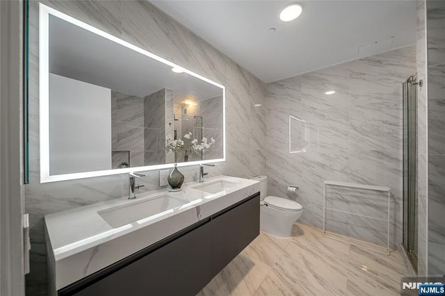 618 Hudson Park, Edgewater, NJ 07020