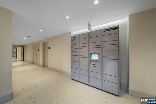 618 Hudson Park, Edgewater, NJ 07020