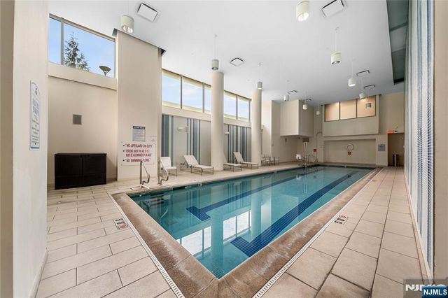 618 Hudson Park, Edgewater, NJ 07020